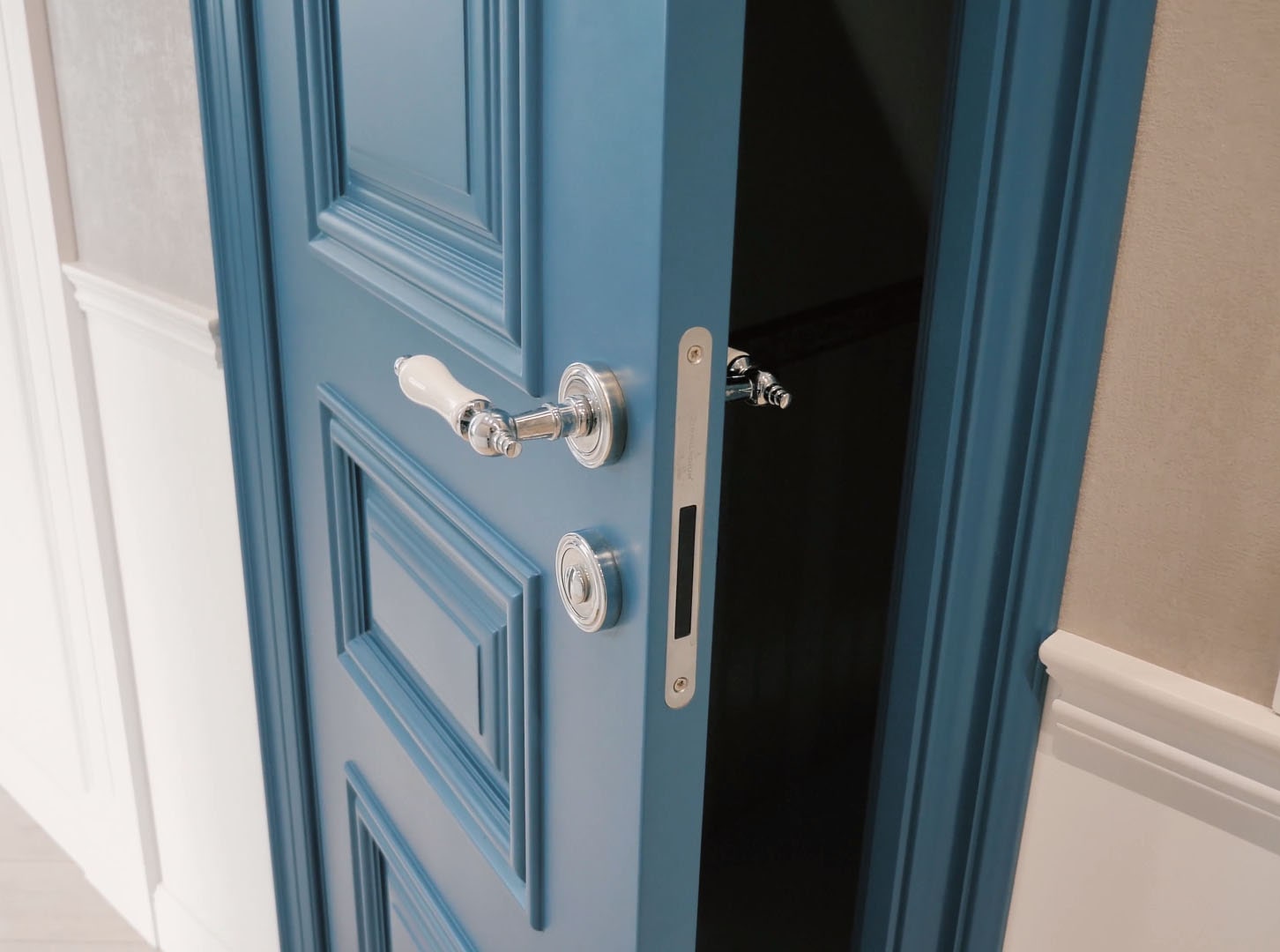 Межкомнатные багетные двери